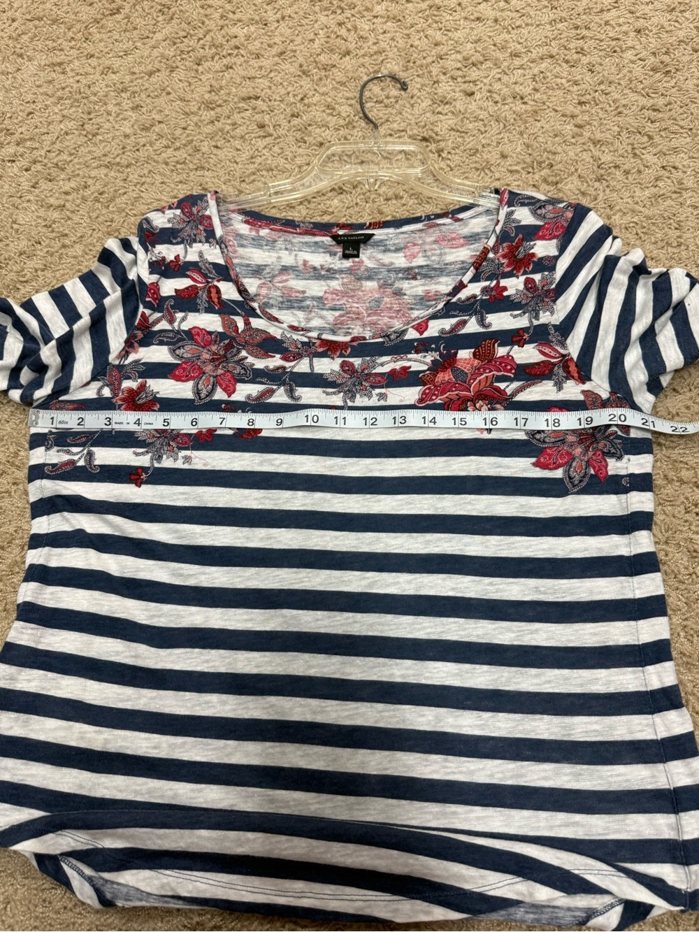 Ladies Ann Taylor, lightweight floral striped top size large - Picture 4 of 4